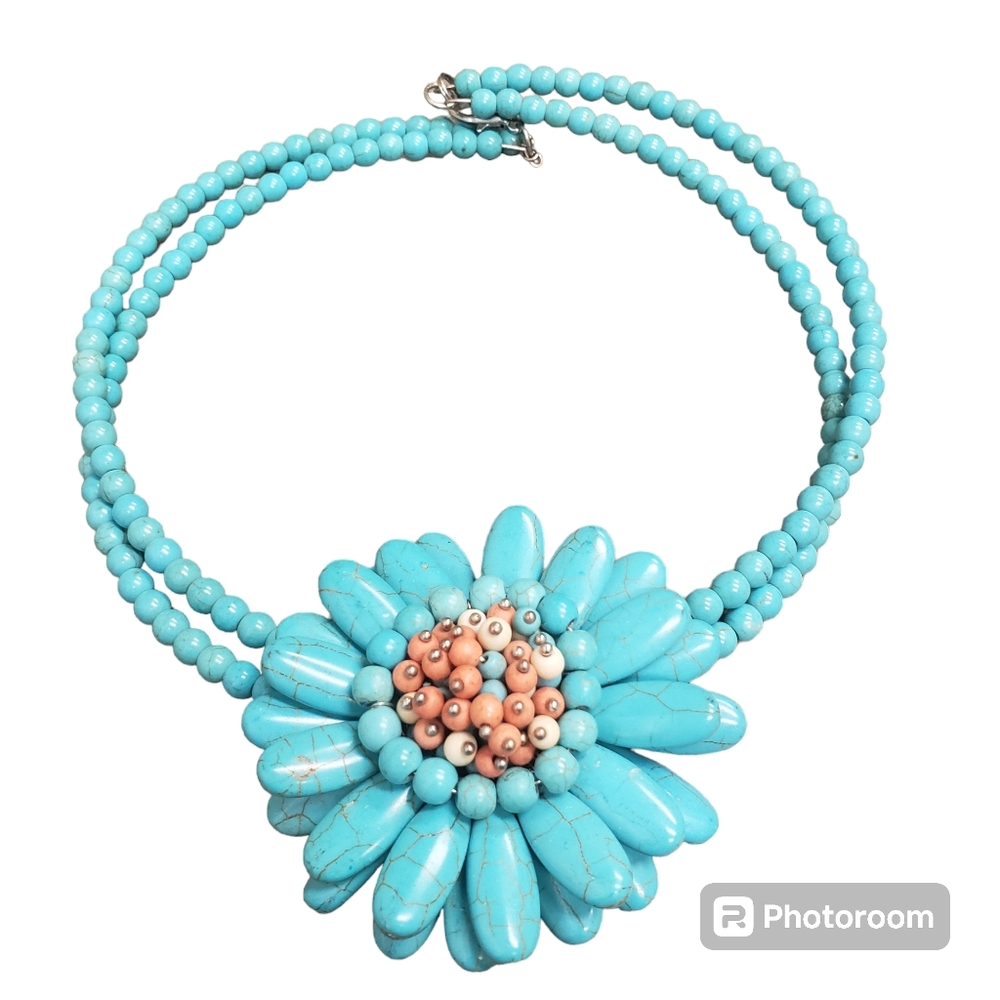 Tourqouise colored large flower beaded choker necklace